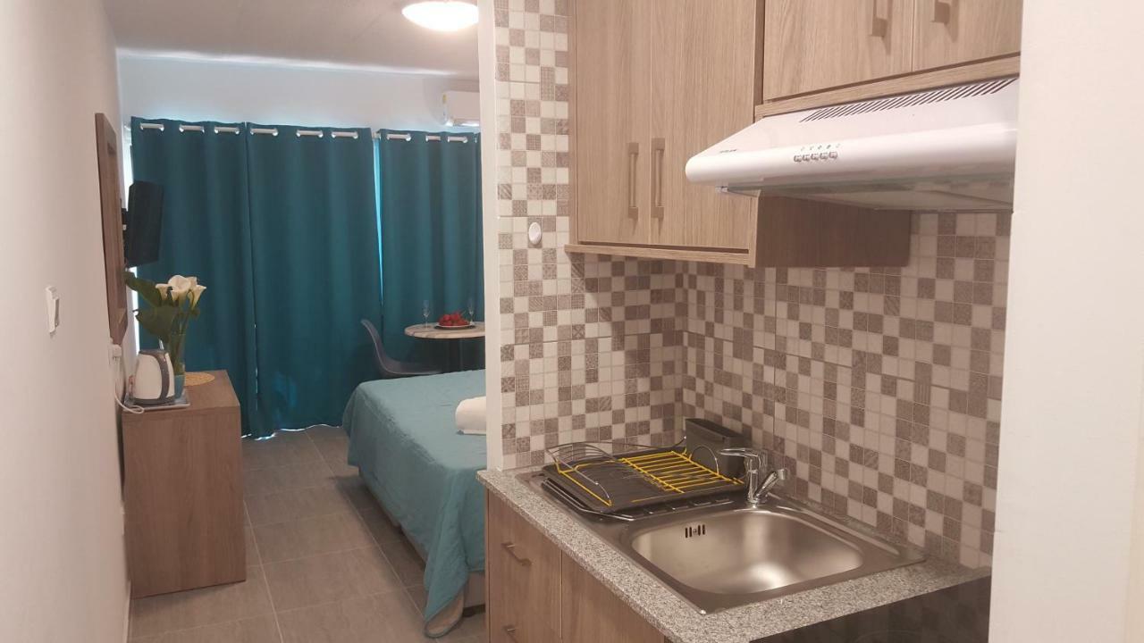 Manoli Apartments Айя Напа Екстериор снимка